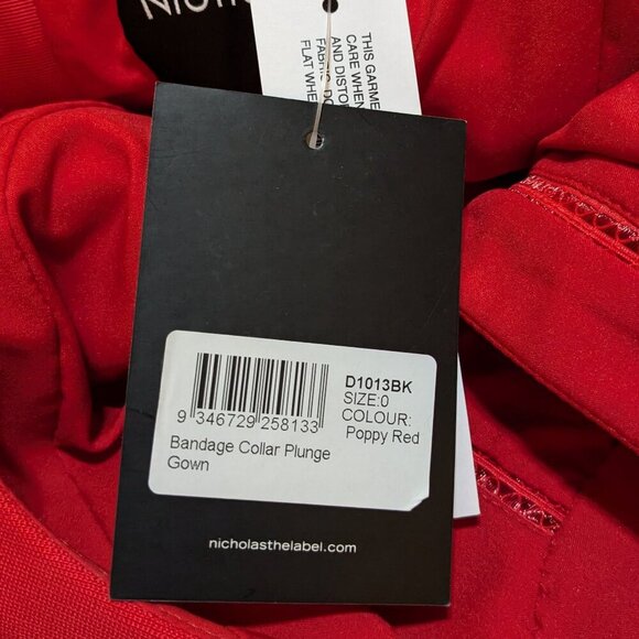 NEW Nicholas Dress Revolve Red Maxi Halter Dress Gown Plunge Neck Size 0 - Picture 2 of 11